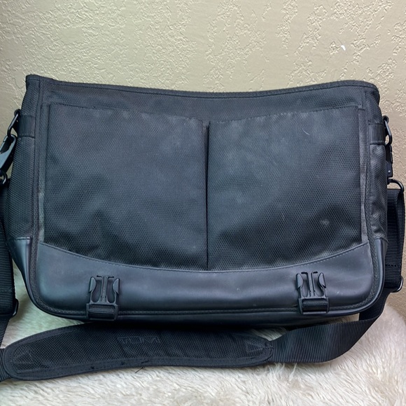 Tumi Messenger Laptop Bag - Picture 10 of 16